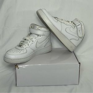 Size 7 (GS) - Nike Air Force 1 LE Mid Triple White
